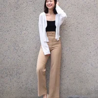 Set đồ toàn những item basic hết mức nhưng vẫn mang đến diện mạo