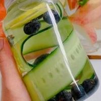 7 loại nước detox thần thánh dễ uống, có tác dụng dưỡng da, giữ dáng