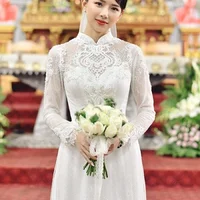 Trước đó, Khánh Vy diện bộ áo dài trắng có giá 40 triệu đồng.