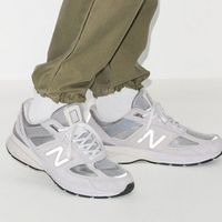 New Balance 990v5