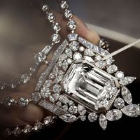 Dây chuyển kim cương Chanel 55.55
