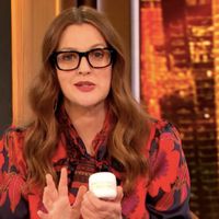 Drew Barrymore khen ngợi sản phẩm Mario Badescu Drying Mask