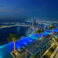 Bể bơi vô cực cao nhất thế giới tại Dubai