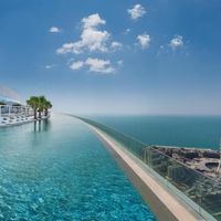 Cận cảnh hồ bơi vô cực cao nhất thế giới - Niềm tự hào của người Dubai