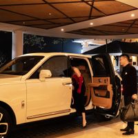 Siêu xe tiền tỷ được Khắc Việt sử dụng trong Mv mới