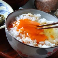 Cơm trộn trứng sống