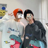 Cùng cute bên áo sweater cặp