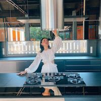Căn bếp toát ra mùi tiền của Angela Chu