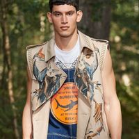 Burberry đặt mục tiêu thân thiện với môi trường vào năm 2024
