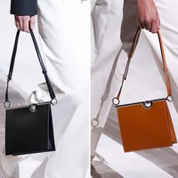 Mùa hè sành điệu cùng BST phụ kiện từ nhà mốt Hermès-9