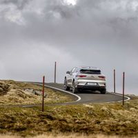 SUV Jaguar I-PACE vượt thử thách Everesting chỉ với 1 lần sạc-2
