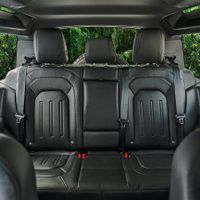Land Rover Defender 90 mới ra mắt tại Việt Nam: Thêm lựa chọn SUV cho khách hàng thích sự khác biệt land-rover-defender-90-3.png