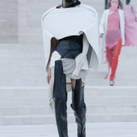 Bộ sưu tập gần đây nhất của Rick Owens trong khuôn khổ Paris Fashion Week nhấn mạnh vào những cấu trúc hình học