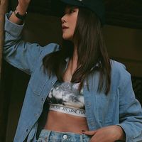 Ngày hè, mix&match bra top đẹp như sao Việt-6