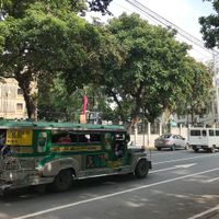 Thú vị những chiếc xe Jeepney đầy sắc màu ở Philippines - 2