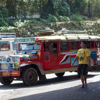 Thú vị những chiếc xe Jeepney đầy sắc màu ở Philippines - 4