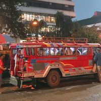 Thú vị những chiếc xe Jeepney đầy sắc màu ở Philippines - 9