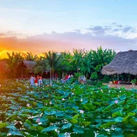 Lạc lối giữa đầm sen hồng thơ mộng ở thành phố biển Nha Trang - 5