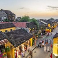 Phố cổ Hội An lọt top 10 điểm du lịch không có ô tô đẹp nhất thế giới - 1
