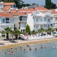 Phố cổ Hội An lọt top 10 điểm du lịch không có ô tô đẹp nhất thế giới - 9