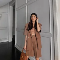 Instagram look sao Việt tuần qua: Hà Tăng ở nhà mà lên đồ sang hết nấc, vòng 1 xôi thịt của Minh Hằng chiếm sóng - Ảnh 2.