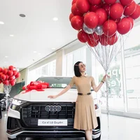 Bức ảnh toát ra mùi giàu có của Lệ Quyên: Trước mặt là xế hộp sang xịn, nhìn đến ngôi biệt thự phía sau còn choáng hơn! - Ảnh 6.