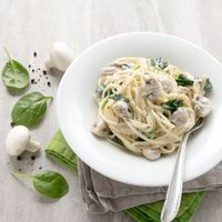 Món mì Spaghetti nấm sốt kem tươi ngon mắt