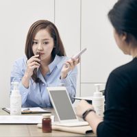 Đa tài như huyền thoại sắc đẹp Kpop Eugene: Ca sĩ, diễn viên và còn là nhà sáng lập của một thương hiệu nổi danh xứ kim chi - Ảnh 3.