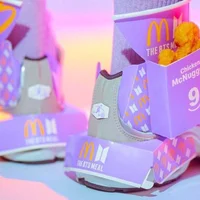“Độ” sneaker chất lừ từ giấy gói bữa ăn BTS của McDonald