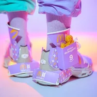 “Độ” snearker chất lừ từ giấy gói bữa ăn BTS của McDonald-5