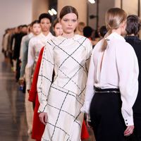 Thương hiệu đắt giá Victoria Beckham giảm giá hơn 40% để thu hút khách hàng-3