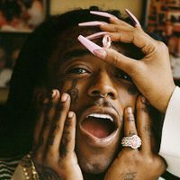 Rapper Mỹ tháo viên kim cương 24 triệu USD đắt đỏ khỏi trán