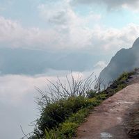 Vách Đá trắng - con đường xuyên mây đẹp thổn thức trên Mã Pí Lèng - 4