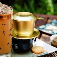 Sài Gòn Hẹn nhau hết dịch mình cà phê nha