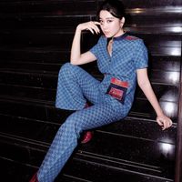 Thúy Ngân khác lạ với set đồ denim của Gucci