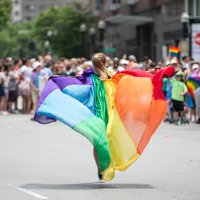 Nhiều thương hiệu lớn đồng loạt ra mắt các BST ủng hộ Pride Month - P1
