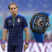 Bóc giá chiếc đồng hồ mang tên HLV trưởng tuyển Italia Roberto Mancini-2