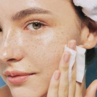 Làm thế nào để bảo vệ làn da không bị mụn do trang điểm?-6