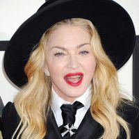 Grillz - Mốt đính kim cương lên răng cực chất của các ngôi sao-8