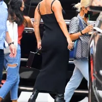 Lady Gaga xuống phố với giày cao gần 30cm-3