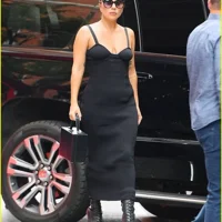 Lady Gaga xuống phố với giày cao gần 30cm-4