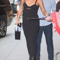 Lady Gaga xuống phố với giày cao gần 30cm-5
