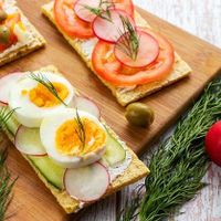 Đừng ngại thêm nhiều rau củ cho món sandwich giảm cân