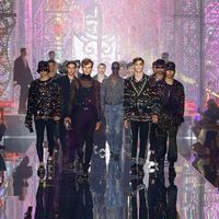 BST Dolce & Gabbana Xuân Hè 2022 - Đêm hội của sắc màu và ánh sáng