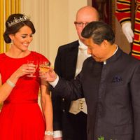 Những món trang sức hoàng gia đắt giá của công nương Kate Middleton-5