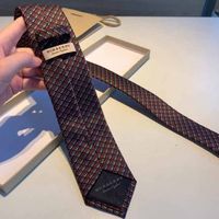 Những phụ kiện tinh tế giúp cho bộ suit nam thêm lịch lãm