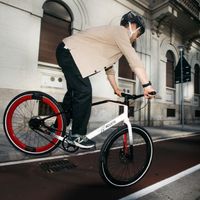 2 mẫu xe đạp điện MV Agusta AMO RR và RC có giá gần 100 triệu đồng