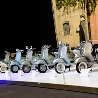 Vespa “độc chiếm” Brussels