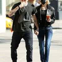 Nicola Peltz diện set đồ “sương sương” 500.000 USD xuống phố-2