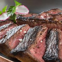 Bò ủ khô Dry-Aged - món ăn ưa thích của giới thượng lưu